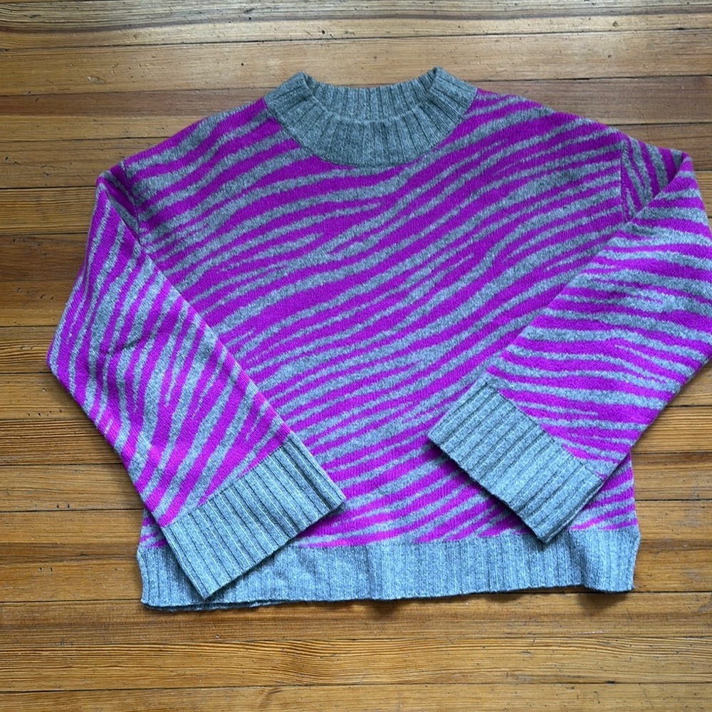 White + Warren Gray and Pink Crew Neck Sweater (S)